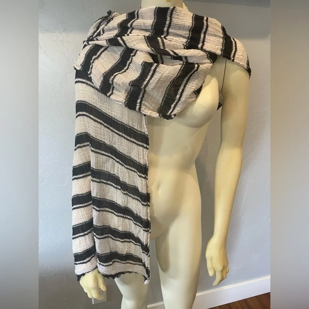 Banana Republic Blue and White 100% cotton muslin Striped Scarf/shawl/coverup